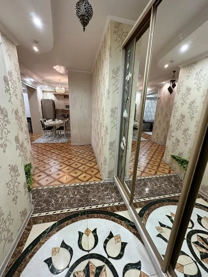 Ferienwohnung Просторная Квартира В Верхней Части Мегаполиса Almaty Apartment